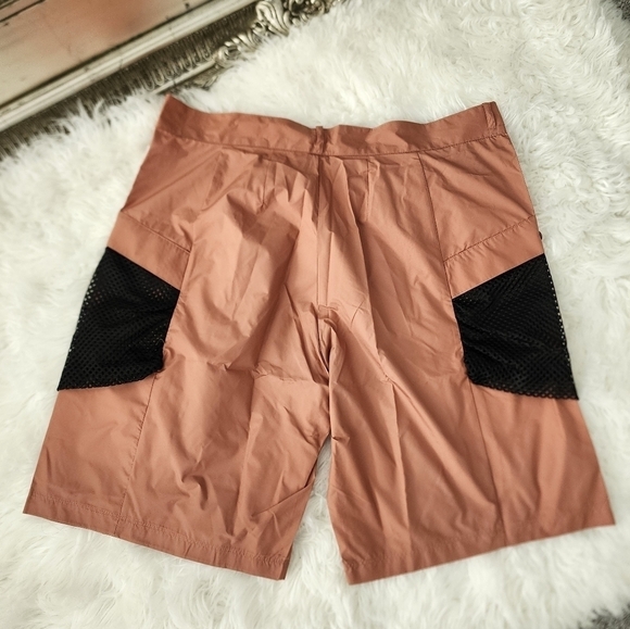 Adidas CITY ESCAPE PREMIUM SHORTS. Cargo Shorts. Size Large. Color Clay… - Picture 6 of 9